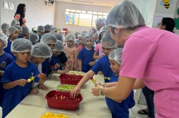 Foto - ATIVIDADE: Espetinho e salada de fruta - Atividade Nutricional (EAN - Educação Alimentar e Nutricional)