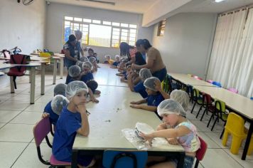 Foto - ATIVIDADE: Espetinho e salada de fruta - Atividade Nutricional (EAN - Educação Alimentar e Nutricional)