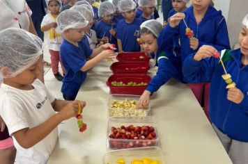 Foto - ATIVIDADE: Espetinho e salada de fruta - Atividade Nutricional (EAN - Educação Alimentar e Nutricional)