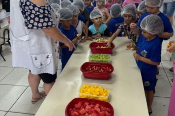 Foto - ATIVIDADE: Espetinho e salada de fruta - Atividade Nutricional (EAN - Educação Alimentar e Nutricional)