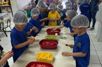 Foto - ATIVIDADE: Espetinho e salada de fruta - Atividade Nutricional (EAN - Educação Alimentar e Nutricional)