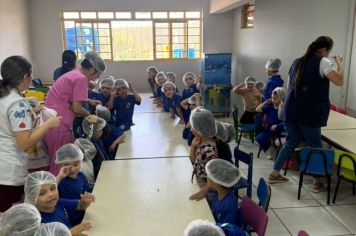 Foto - ATIVIDADE: Espetinho e salada de fruta - Atividade Nutricional (EAN - Educação Alimentar e Nutricional)