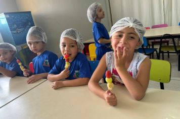 Foto - ATIVIDADE: Espetinho e salada de fruta - Atividade Nutricional (EAN - Educação Alimentar e Nutricional)