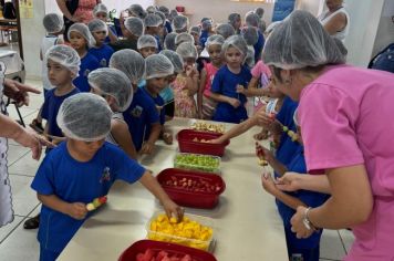 Foto - ATIVIDADE: Espetinho e salada de fruta - Atividade Nutricional (EAN - Educação Alimentar e Nutricional)