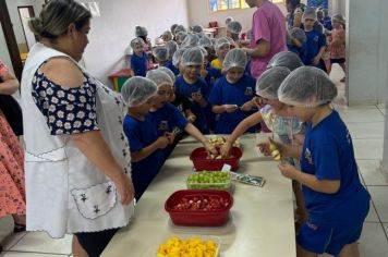 Foto - ATIVIDADE: Espetinho e salada de fruta - Atividade Nutricional (EAN - Educação Alimentar e Nutricional)