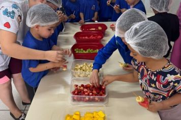 Foto - ATIVIDADE: Espetinho e salada de fruta - Atividade Nutricional (EAN - Educação Alimentar e Nutricional)