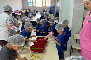 Foto - ATIVIDADE: Espetinho e salada de fruta - Atividade Nutricional (EAN - Educação Alimentar e Nutricional)