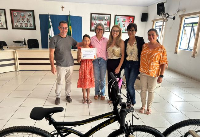 Entrega Do Certificado De Honra Ao Mérito Do Prêmio Rute Amélia.